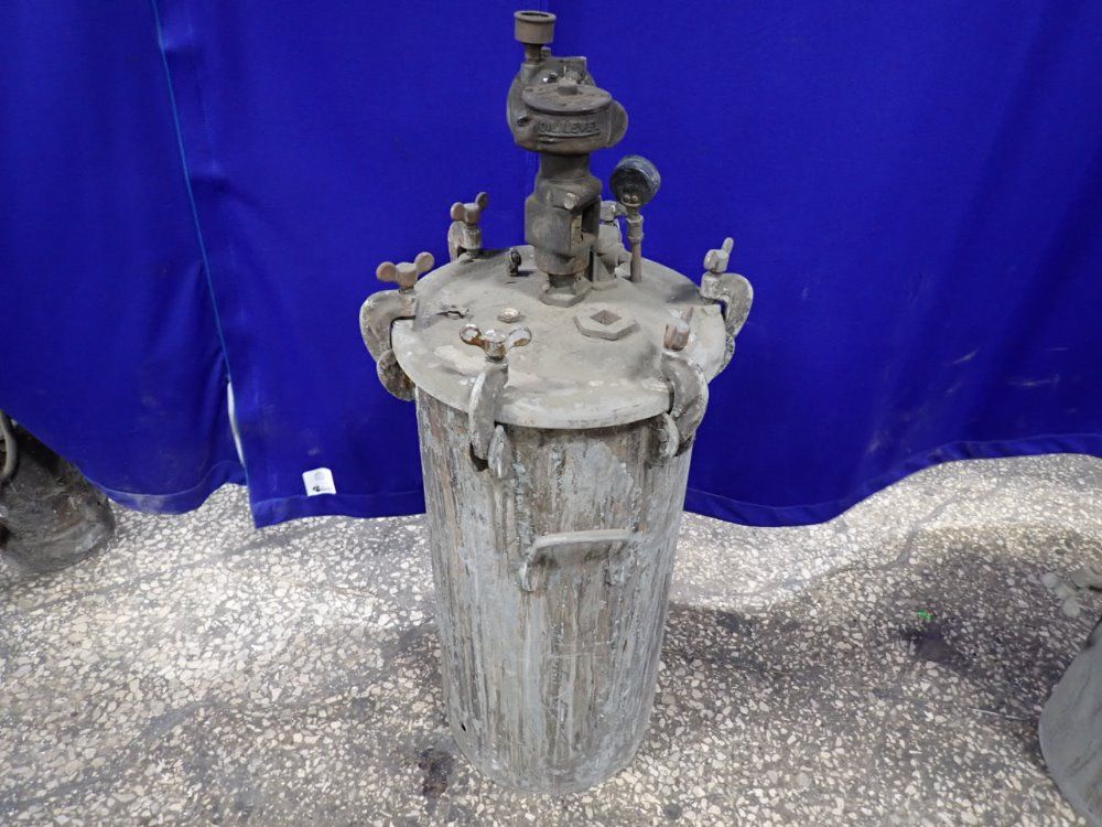  Pressure Tank