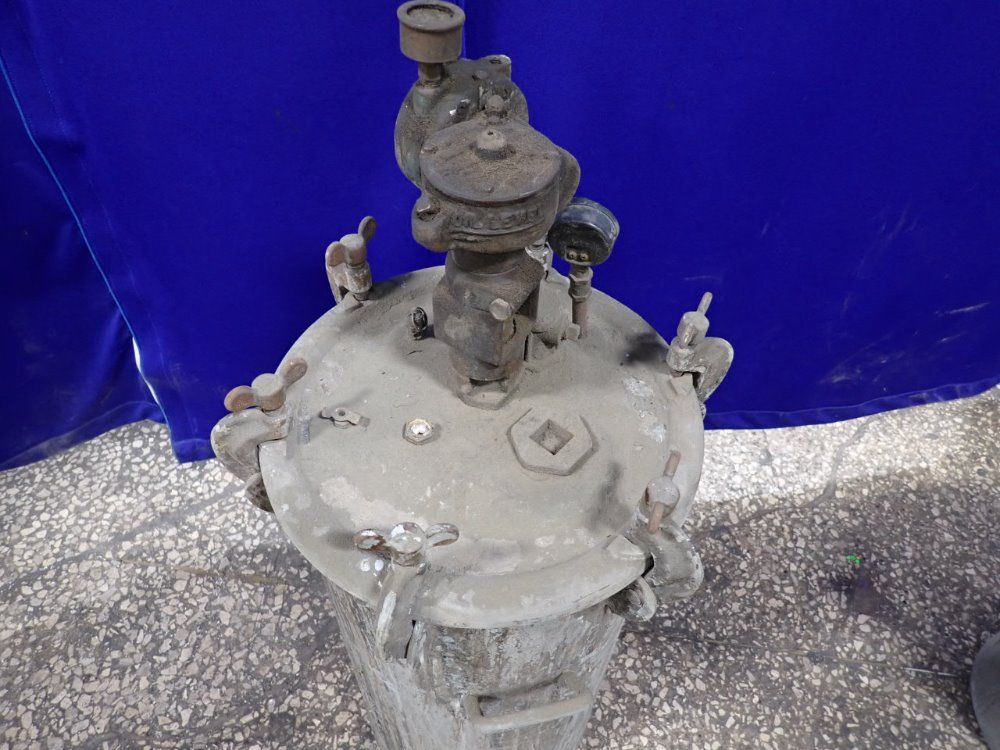  Pressure Tank