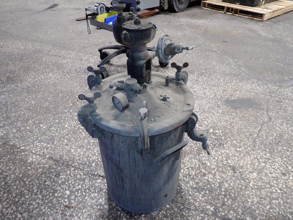  Pressure Tank