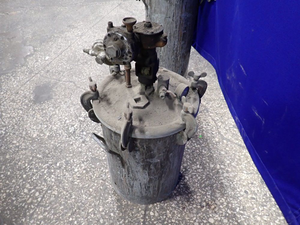  Pressure Tank
