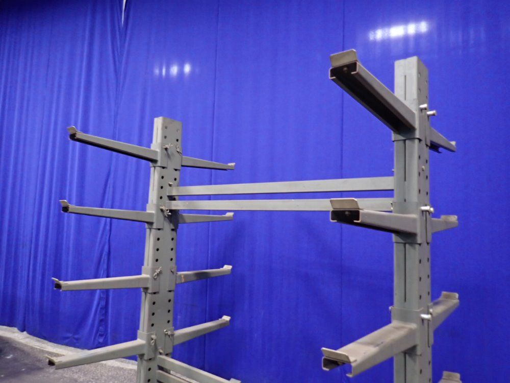 16 Arms / 24 1/2" Cantilever Rack