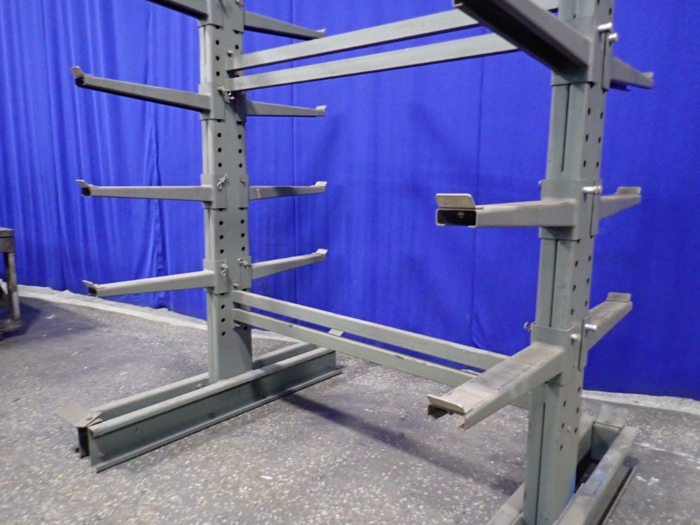 16 Arms / 24 1/2" Cantilever Rack
