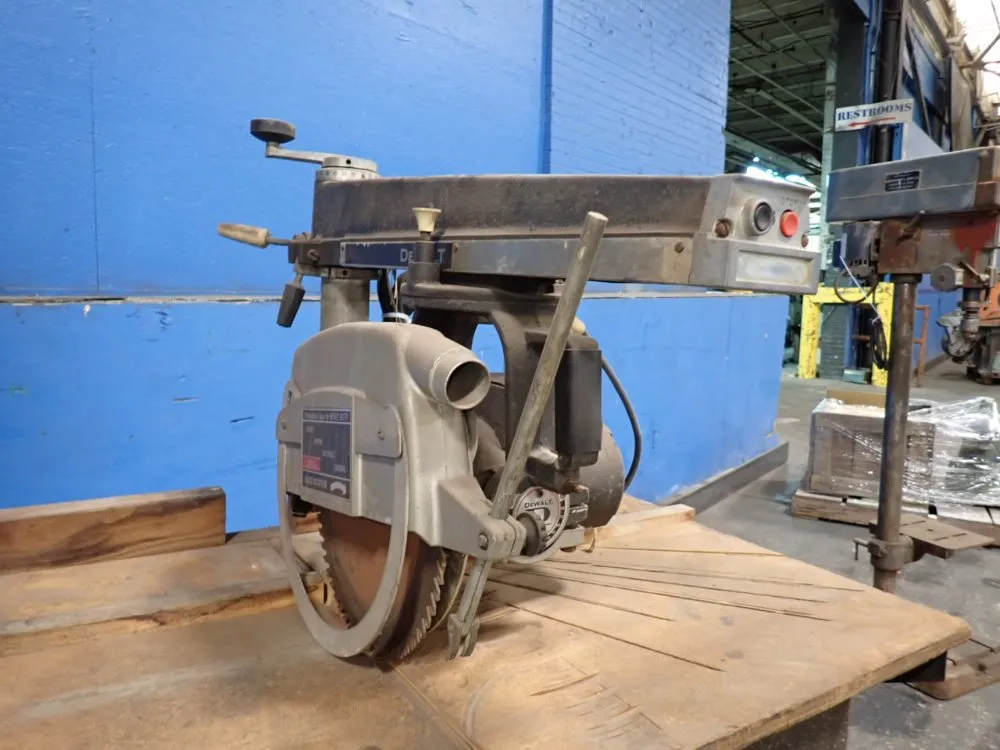 Black  Decker Radial Arm Saw