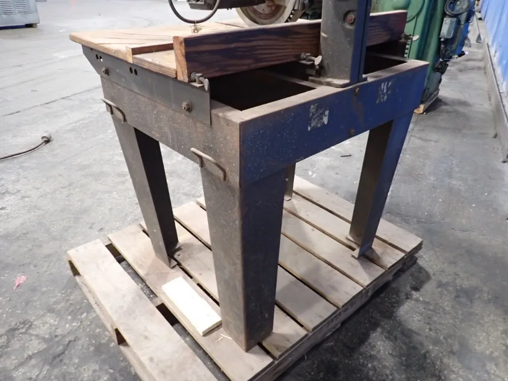 Black  Decker Radial Arm Saw