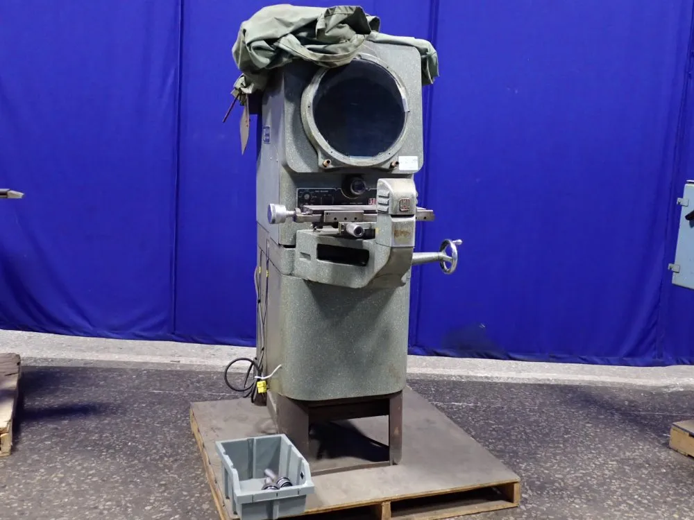 OPTICAL COMPARATOR