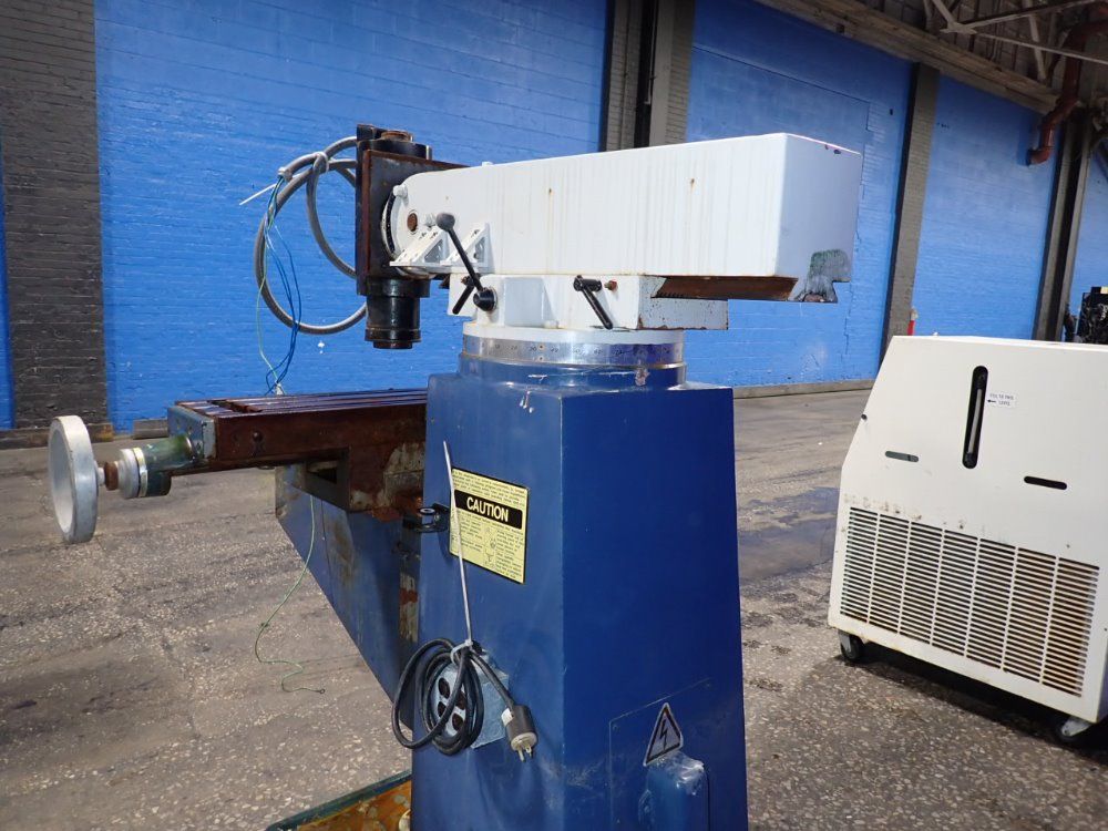 Yeong Chin 49"x9" Ycm-16 Vertical Mill - Ycm-16