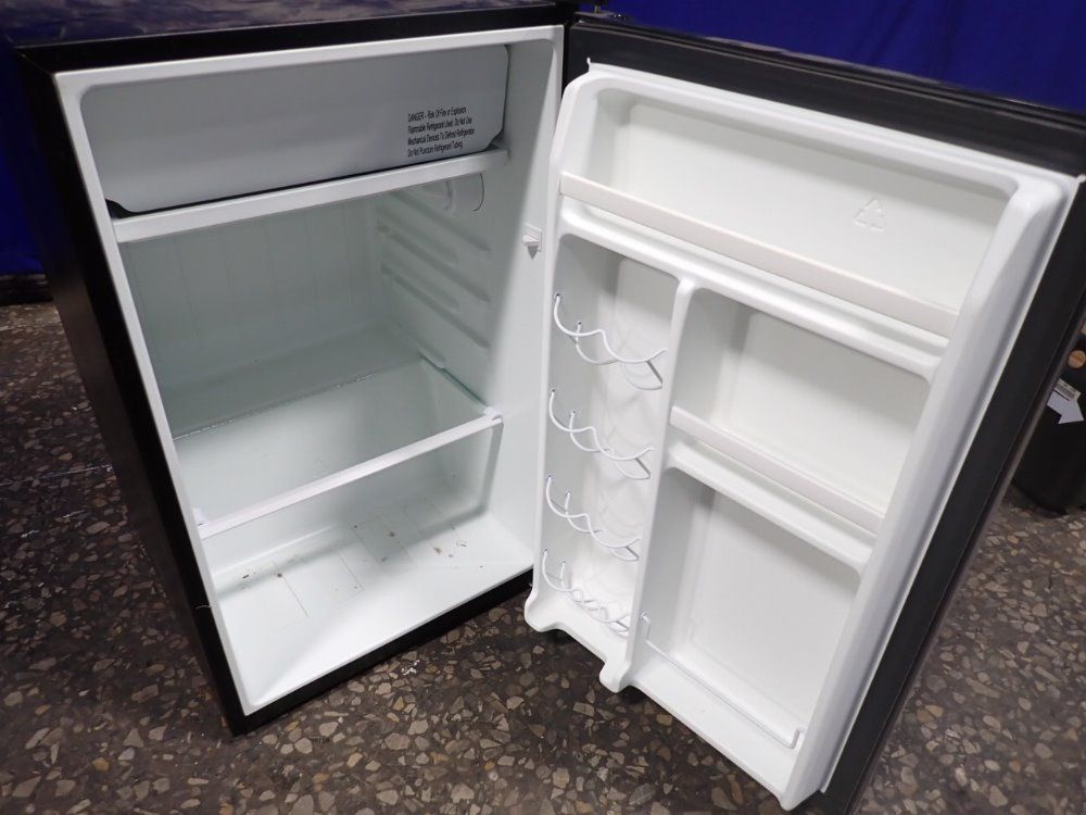 Galanz Refrigerator - Gl43s5