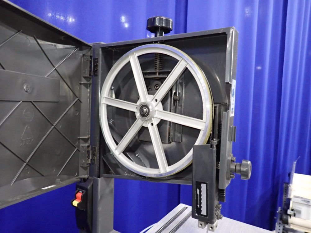 Central Machinery Vertical Band Saw
