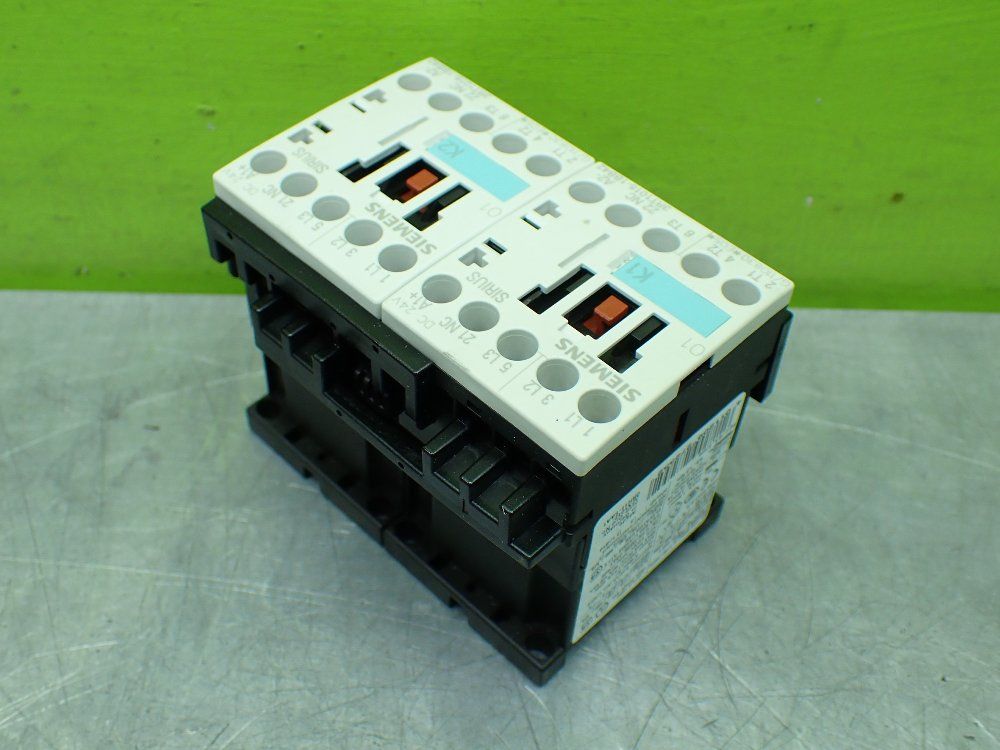 Siemens Reversing Contactor. - 3ra1315-8xb30-1bb4
