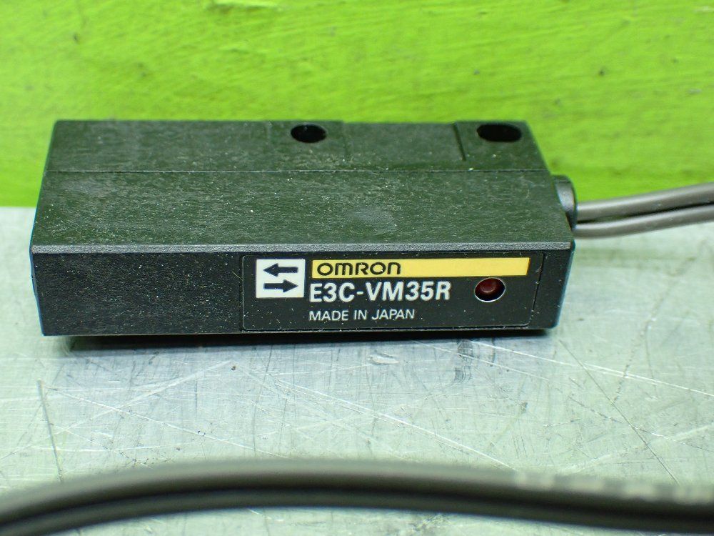 Omron 35mm Range Reflective Photoelectric Sensor - E3c-vm35r