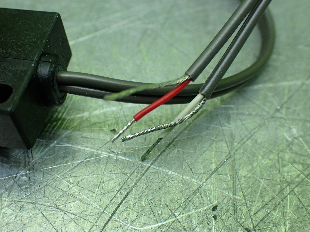 Omron 35mm Range Reflective Photoelectric Sensor - E3c-vm35r