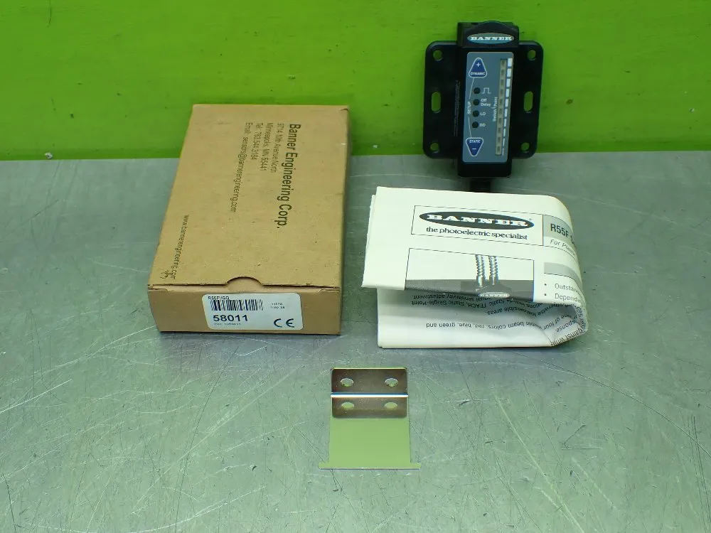 Banner Fiber Optic Registration Mark Sensor 58011