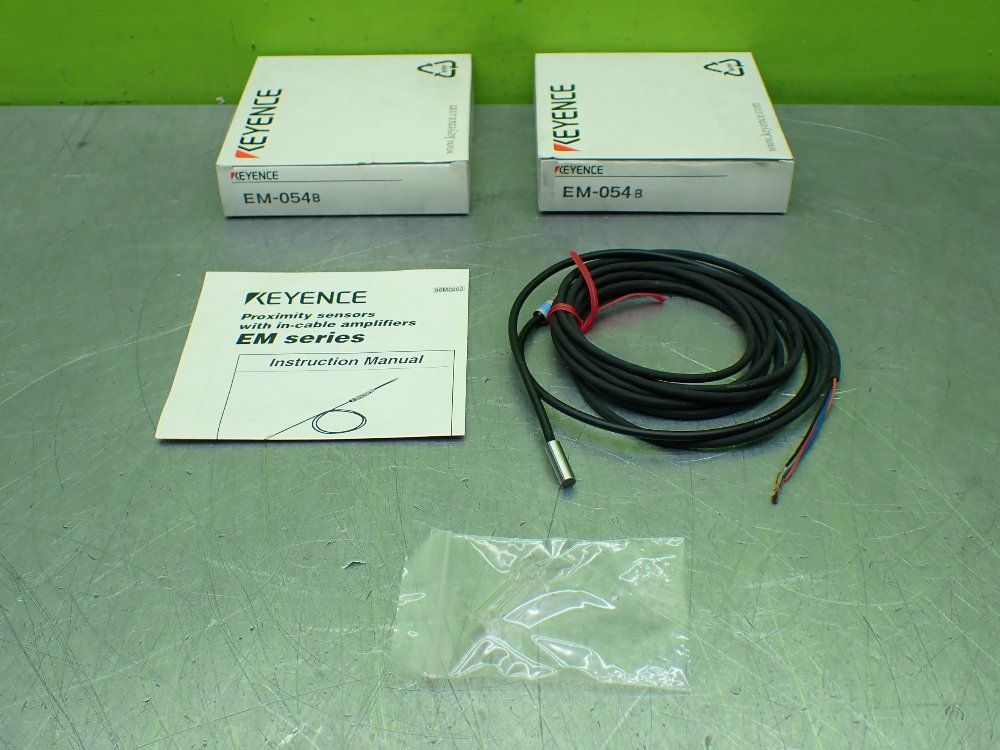 Keyence Shielded Type Proximity Sensors. Lot Of 2 - Em-054