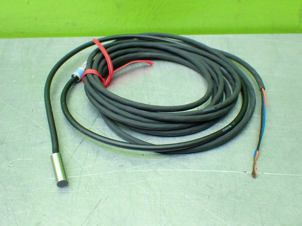Keyence Shielded Type Proximity Sensors. Lot Of 2 - Em-054