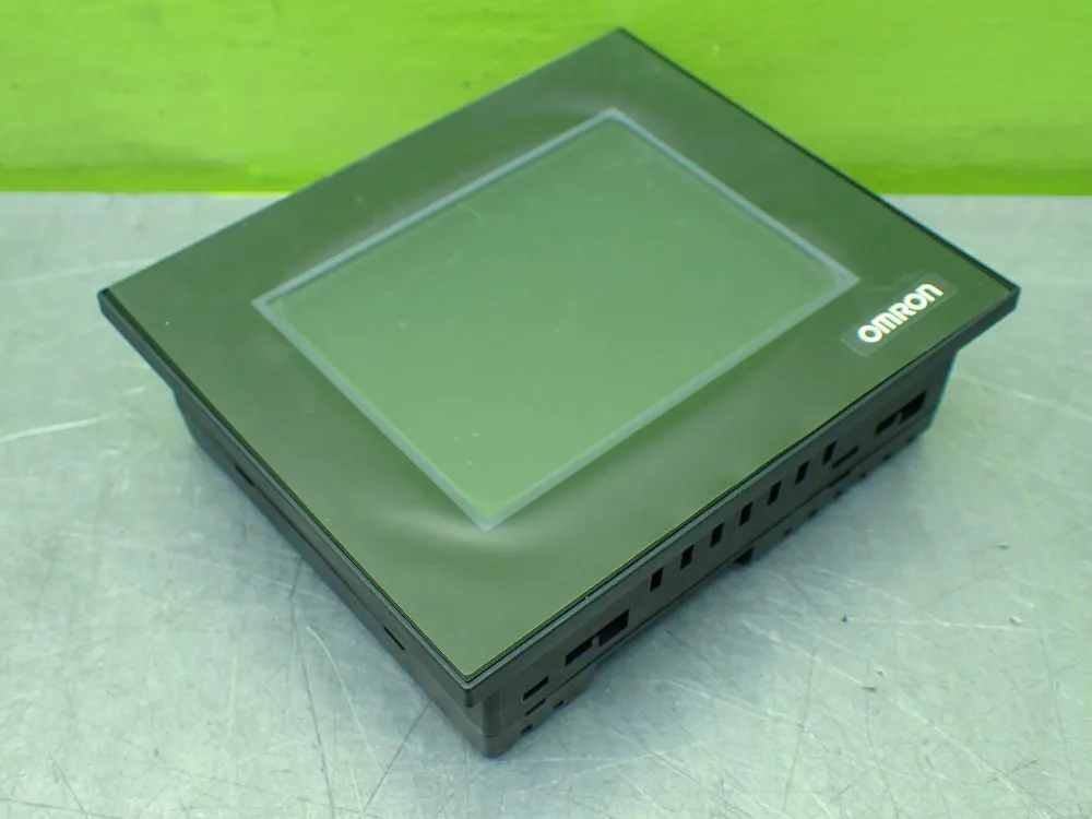 Omron Interactive Display / Operator Panel. - Nv3q-mr21