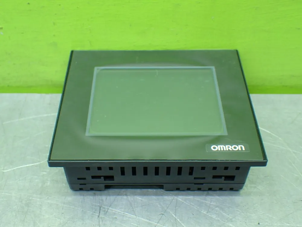 Omron Interactive Display / Operator Panel. - Nv3q-mr21