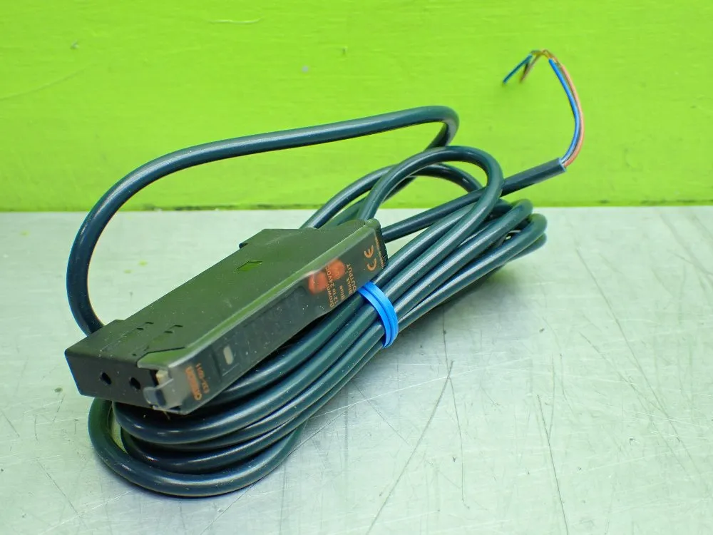 Omron Photoelectric Sensors. Lot Of 2 - E3x-sd11