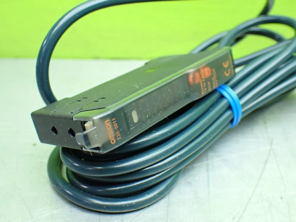 Omron Photoelectric Sensors. Lot Of 2 - E3x-sd11