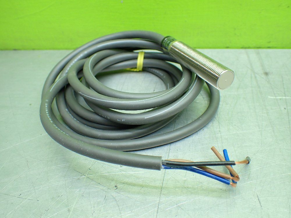 Omron Proximity Switch. - E2ev-x2c1