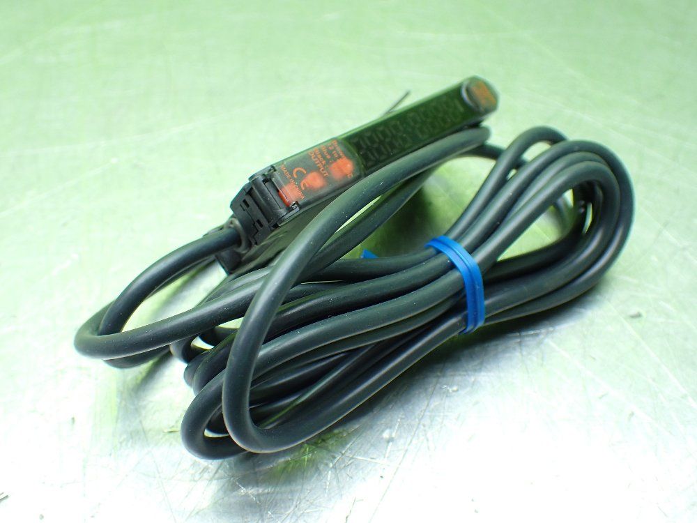 Omron Photoelectric Switches. Lot Of 2 - E3x-da11-s