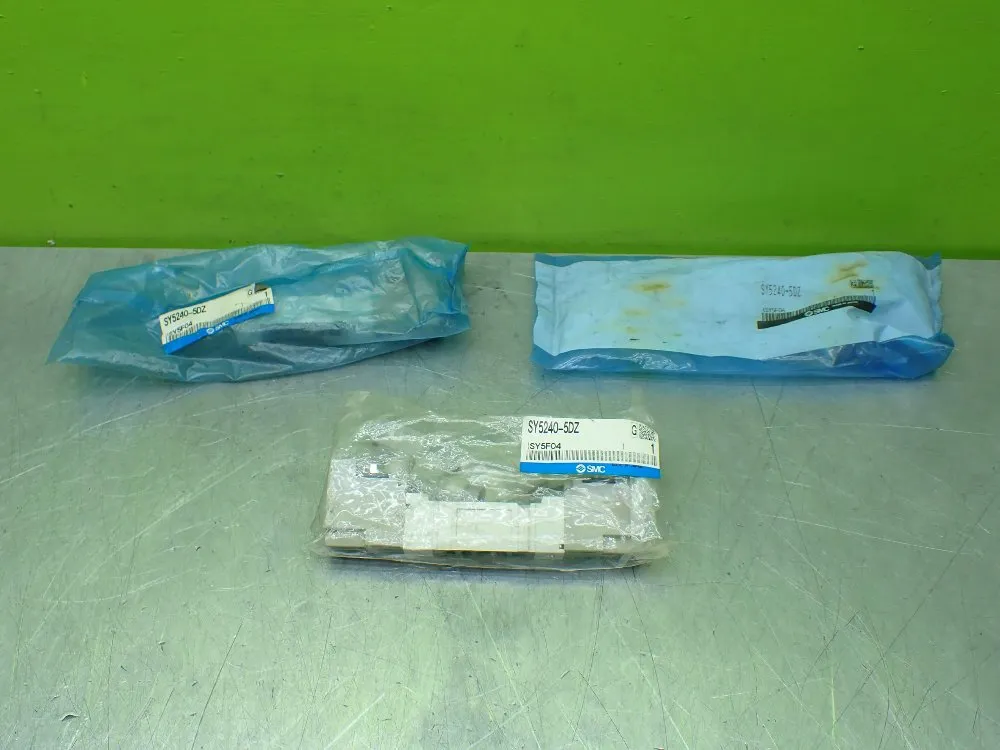 Smc Base Mount Double Solenoid Valves. Lot Of 3 - Sy5240-5dz