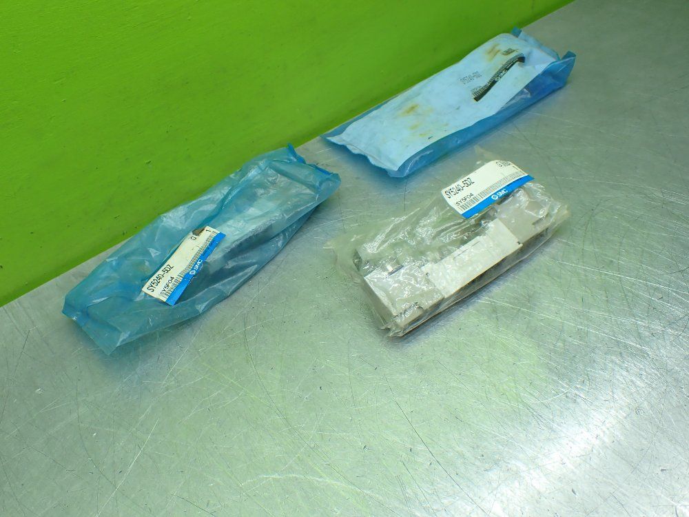 Smc Base Mount Double Solenoid Valves. Lot Of 3 - Sy5240-5dz