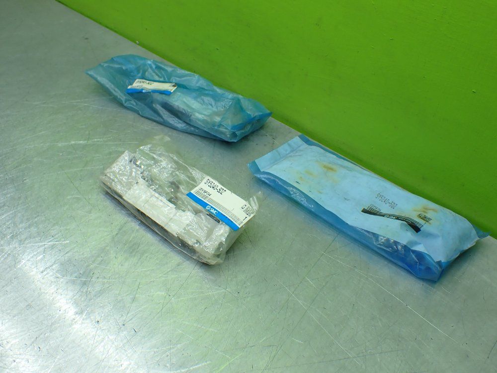 Smc Base Mount Double Solenoid Valves. Lot Of 3 - Sy5240-5dz