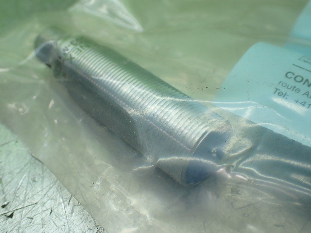 Contrinex Inductive Proximity Sensors. Lot Of 4 - Dw-as-603-m18-002