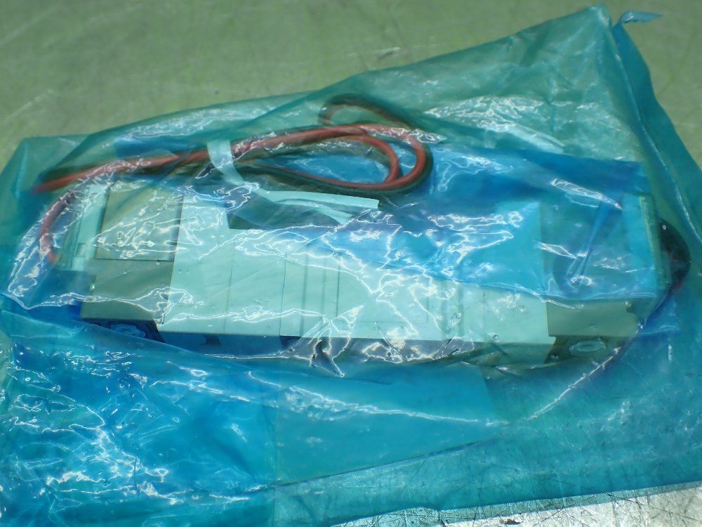 Smc Base Mounted Pneumatic Solenoid Valve. 5-port - Sy3440-5gz