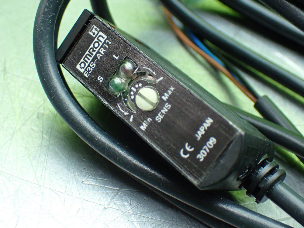 Omron Photoelectric Switch - E3s-ar11