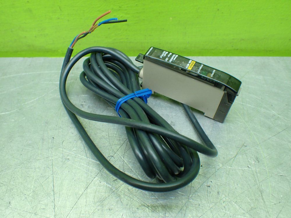 Omron Photoelectric Switch. - E3x-nt11