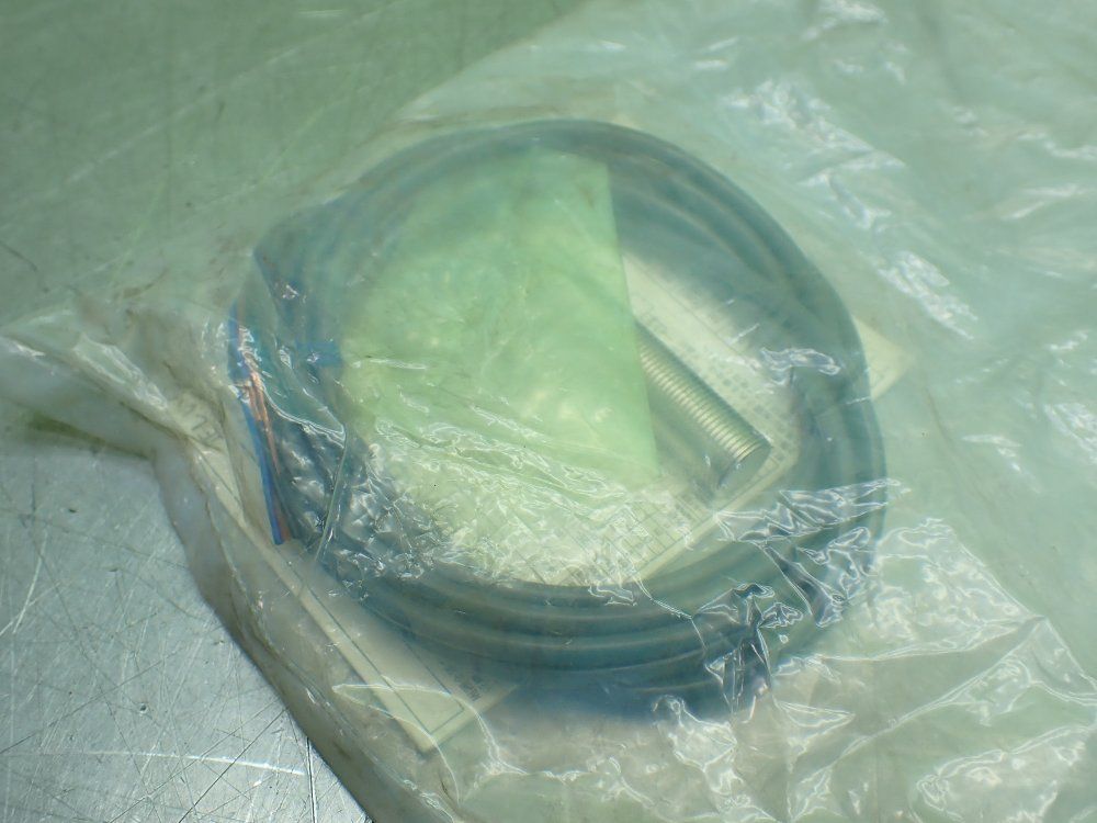 Omron Proximity Switches. Lot Of 5 - E2e2-x2c1