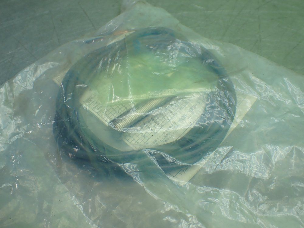 Omron Proximity Switches. Lot Of 5 - E2e2-x2c1