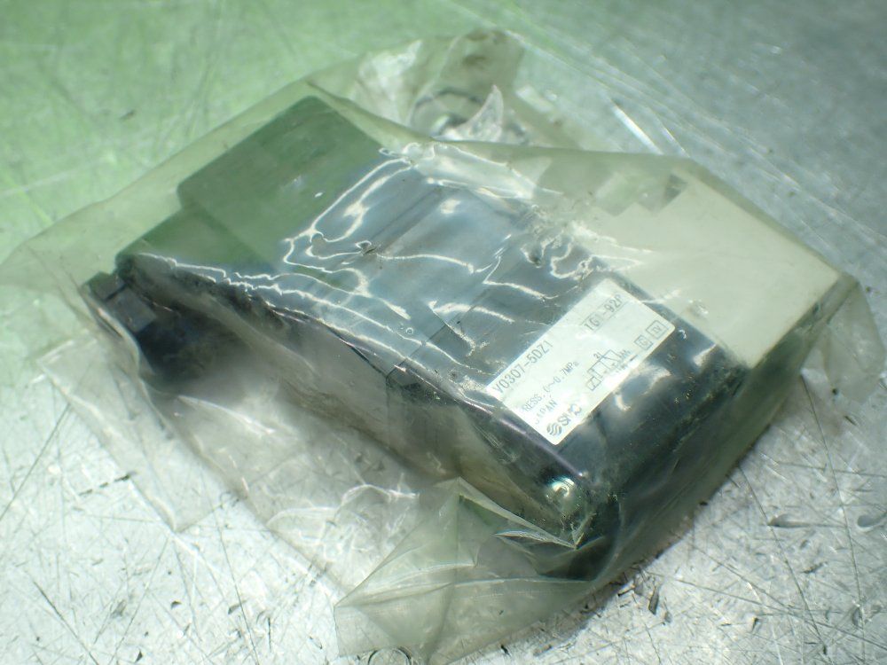 Smc Pneumatic Solenoid Valves. Lot Of 3 - Vo307-5dz1