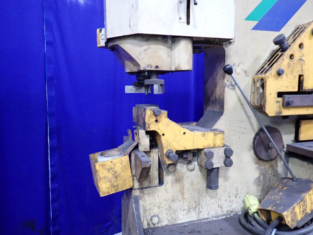 Geka 1995 Geka Hyd 110 Ironworker - Hyd 110