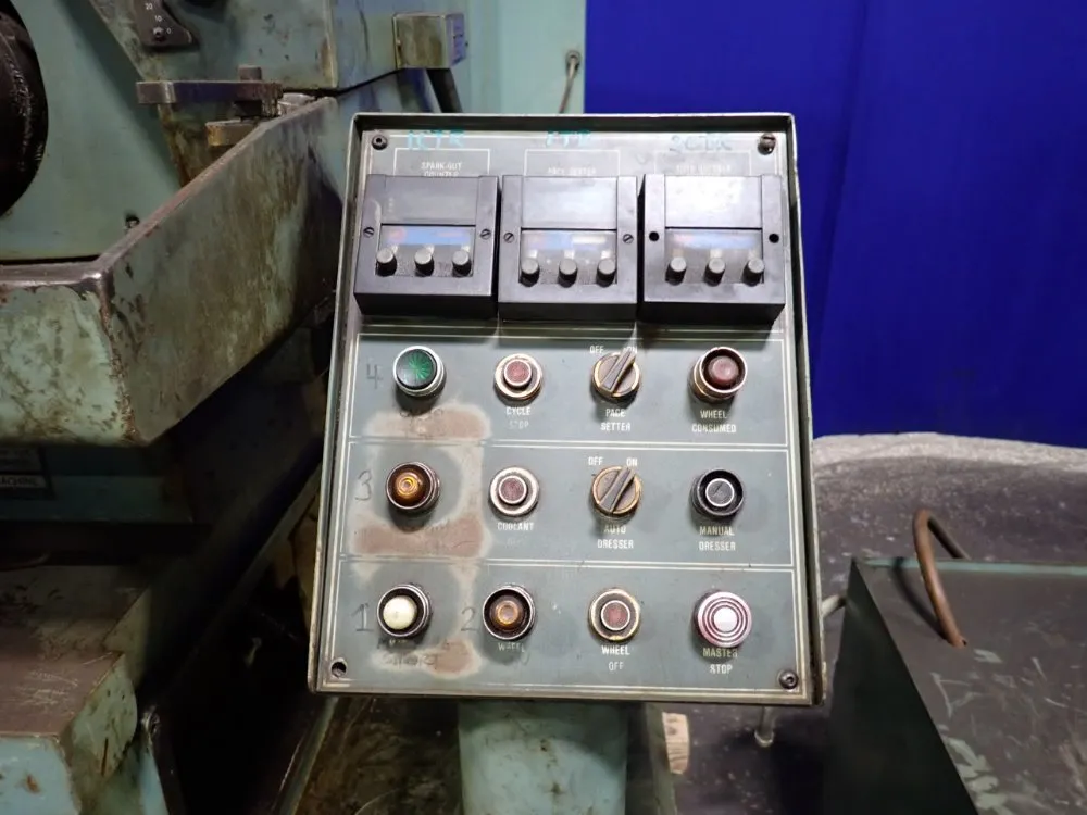 Giddings & Lewis 100c Tool Grinder - 100c