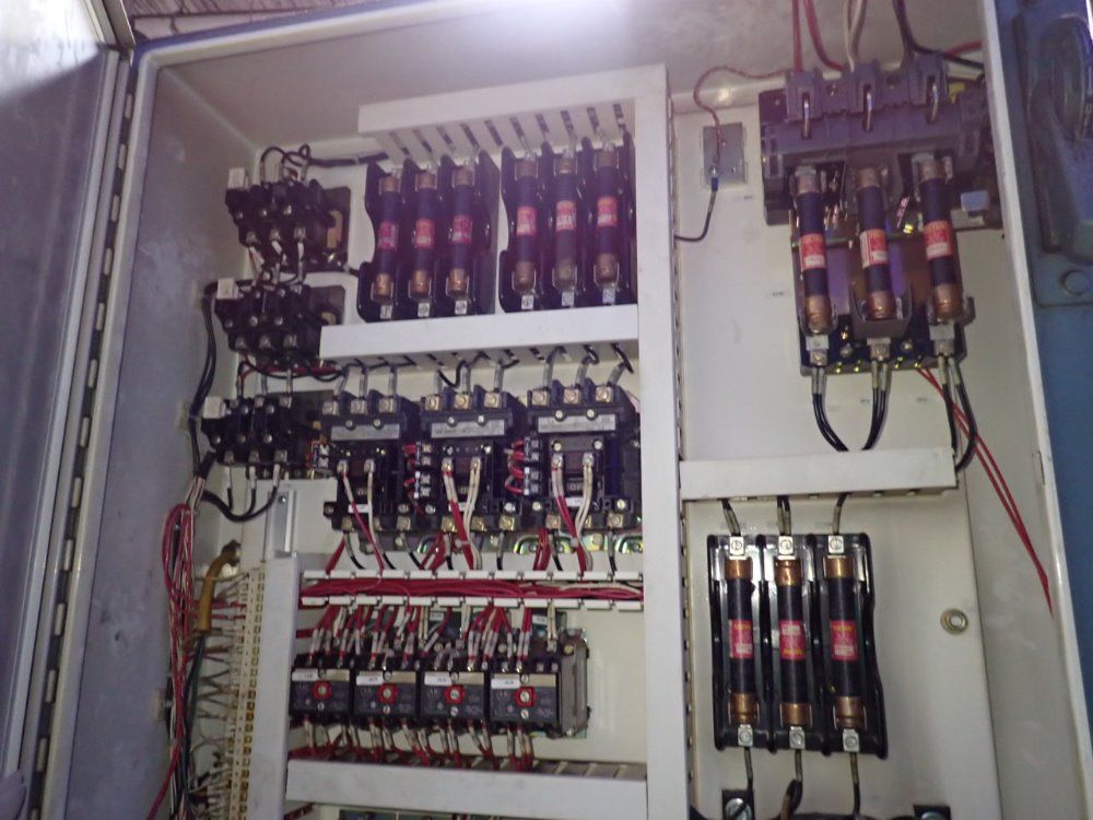 Giddings & Lewis 100c Tool Grinder - 100c