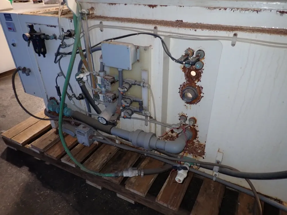 Singleton 48"x30"x29" Salt Chamber