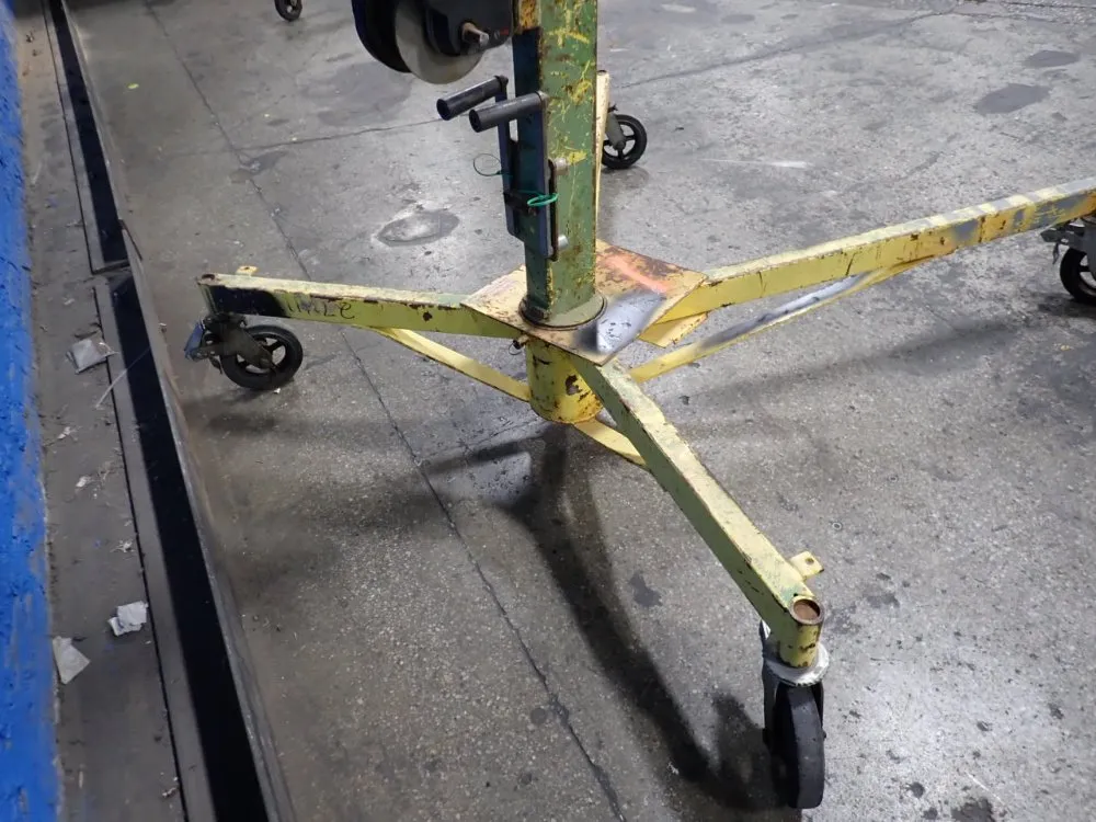 Sumner Manufacturing Co 1500 Lbs Roust-a-bout Lift - R-250