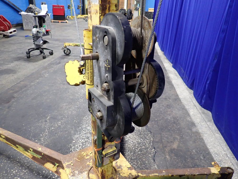 Sumner Manufacturing Co 1500 Lbs Roust-a-bout Lift - R-250