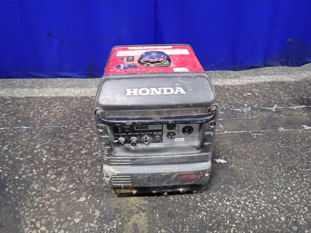 Honda 3000 W Generator - Eu3000is