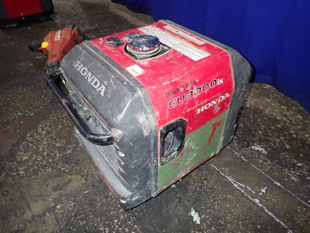Honda 3000 W Generator - Eu3000is