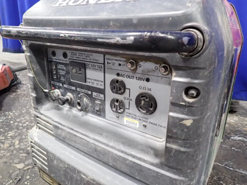 Honda 3000 W Generator - Eu3000is