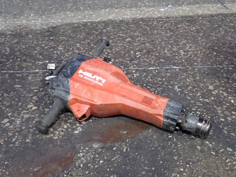 Hilti Electric Jack Hammer - Te2000-avr