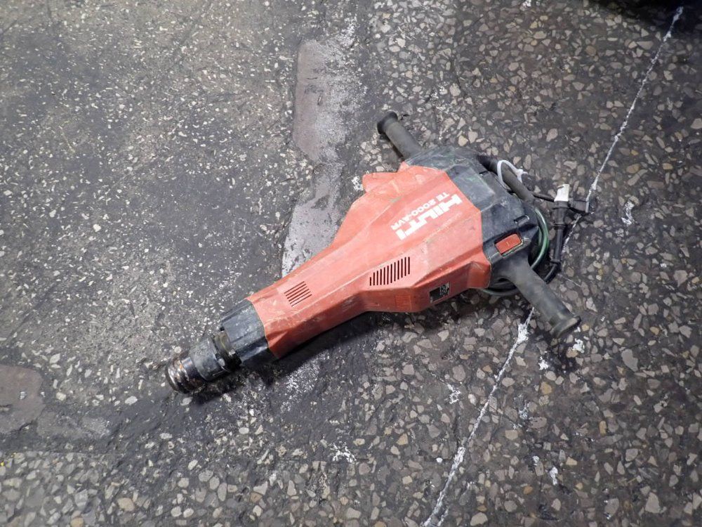 Hilti Electric Jack Hammer - Te2000-avr