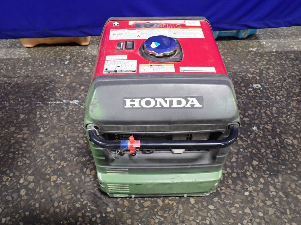 Honda 3000 W Generator - Eu3000is