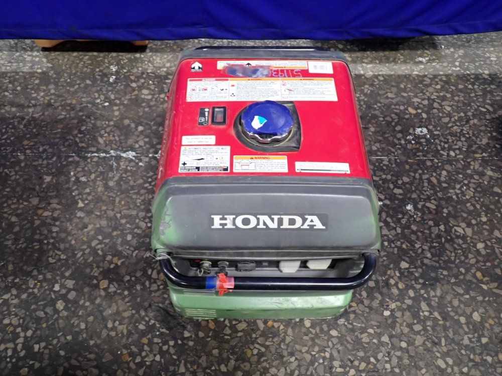 Honda 3000 W Generator - Eu3000is