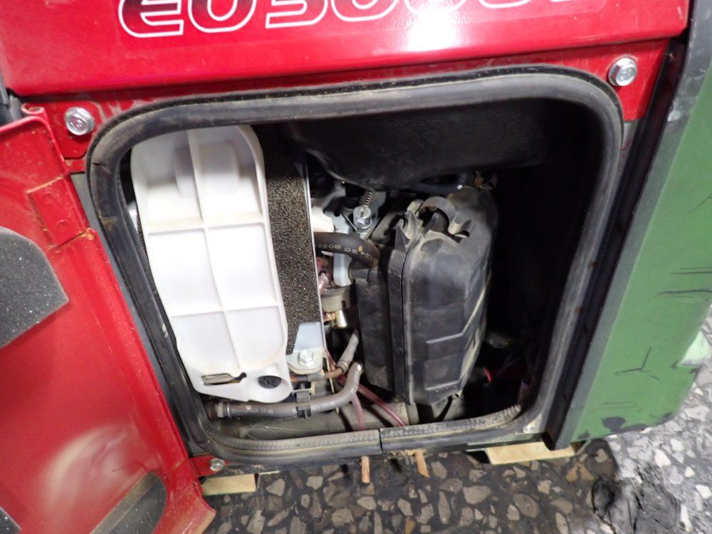 Honda 3000 W Generator - Eu3000is