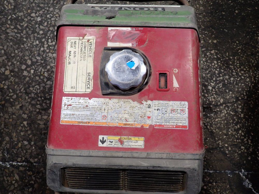 Honda 3000 W Generator - Eu3000is
