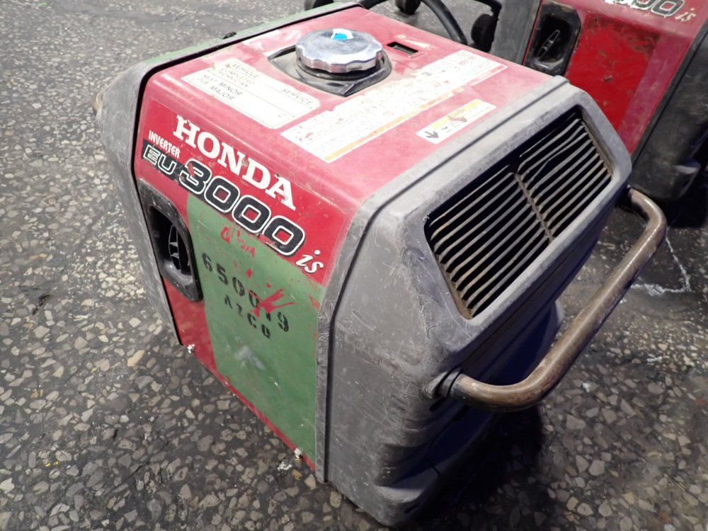 Honda 3000 W Generator - Eu3000is
